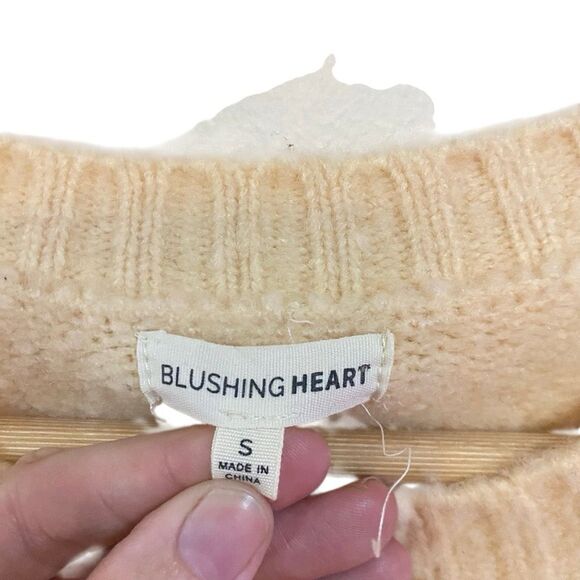 Blushing heart long sleeve sweater wool blend creamish yellow small crew - Picture 2 of 6